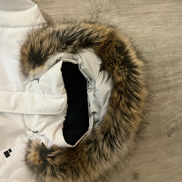 Obermeyer Tuscany II jacket size 6P. Beautiful, pristine Like New. Zero marks. - Picture 10 of 14